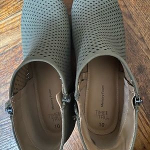 time and tru green boots